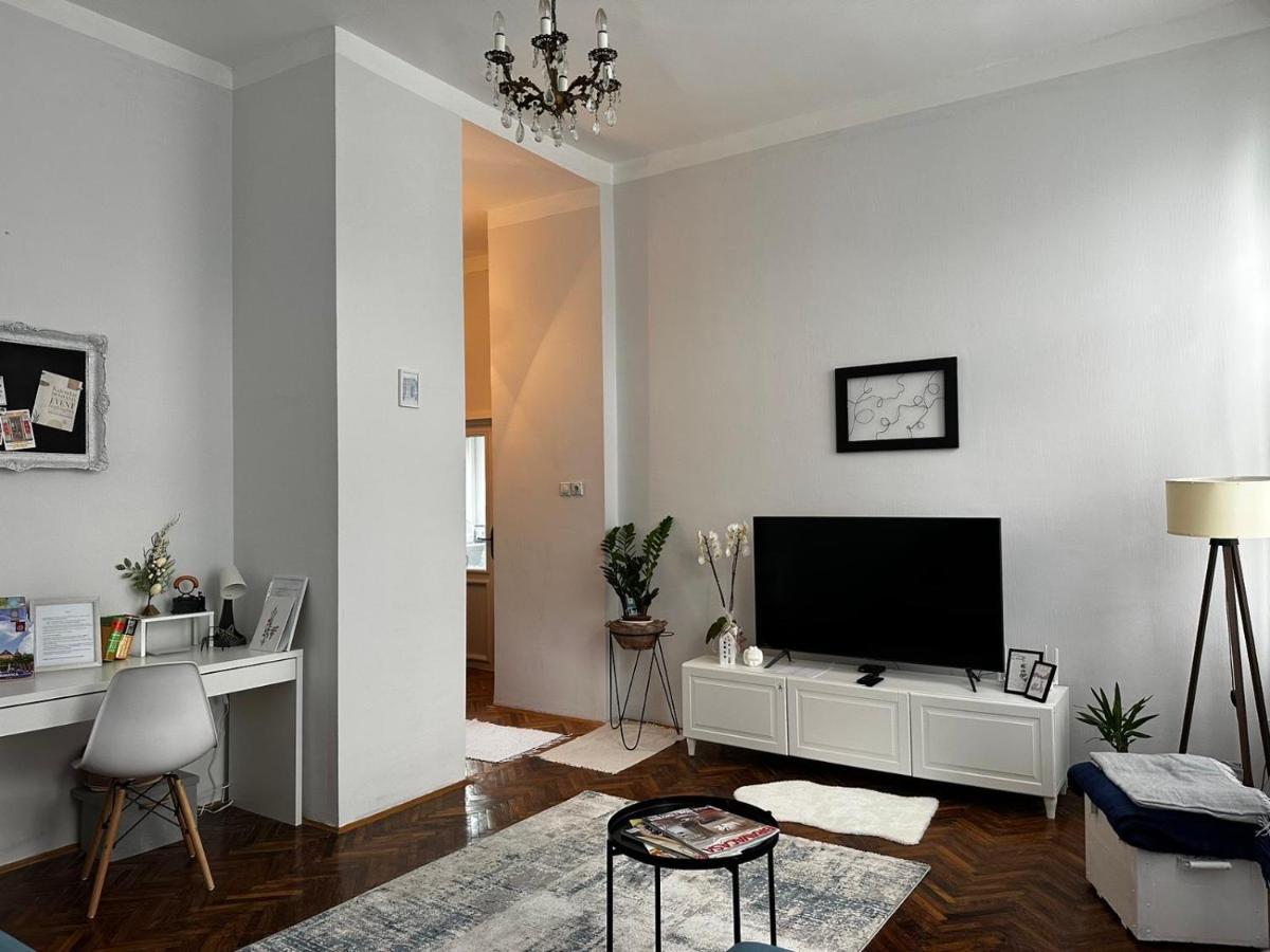 Pure Of Joy City Centre Apartment Subotica Exterior photo